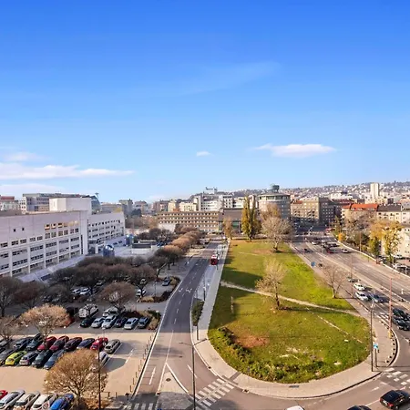Panorama In Downtown Area With Free Parking And Castle View Daire Bratislava