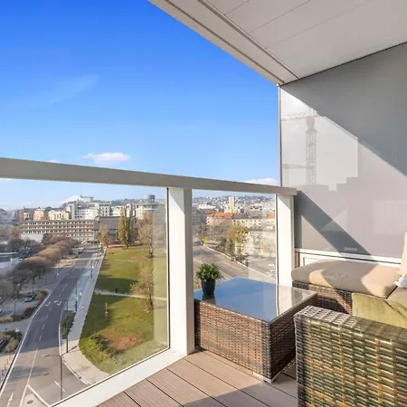 Panorama In Downtown Area With Free Parking And Castle View Апартаменти *