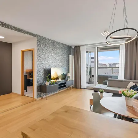 Panorama In Downtown Area With Free Parking And Castle View Daire Bratislava