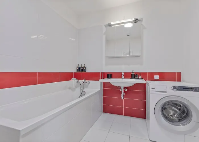 Panorama In Downtown Area With Free Parking And Castle View * Bratislava