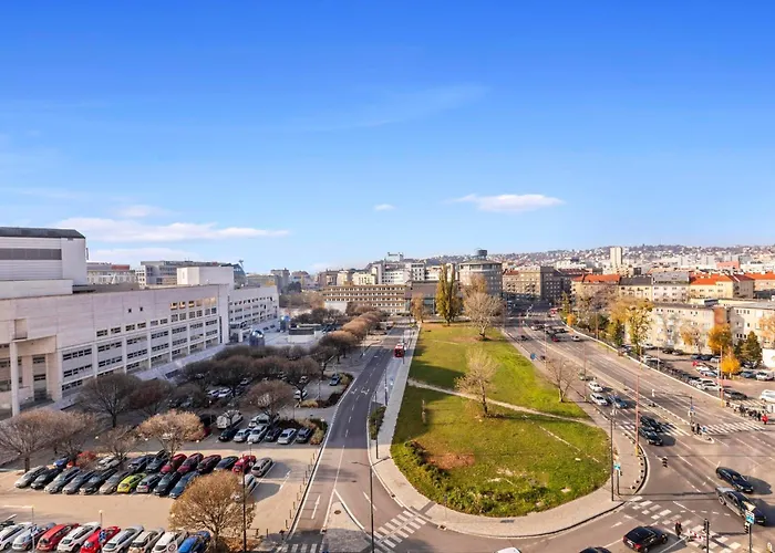 Panorama In Downtown Area With Free Parking And Castle View Lejlighed Bratislava