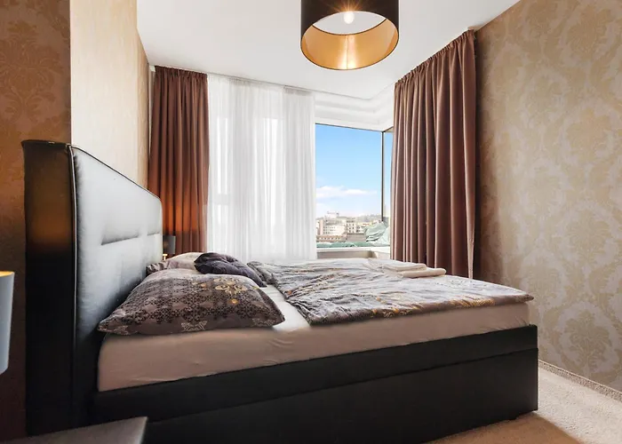 Panorama In Downtown Area With Free Parking And Castle View * Bratislava