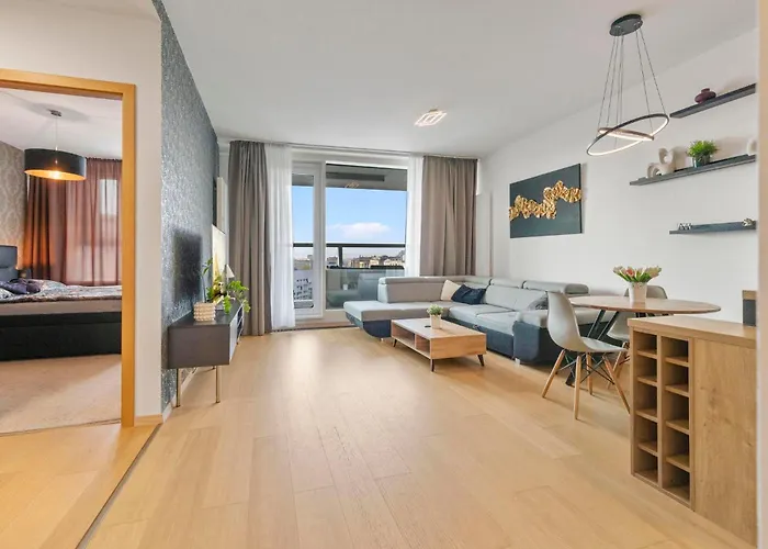 Panorama In Downtown Area With Free Parking And Castle View Bratislava