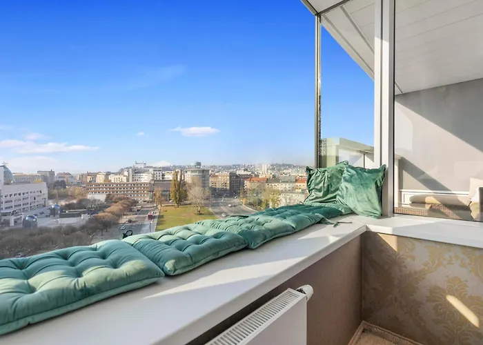 Panorama In Downtown Area With Free Parking And Castle View דירה